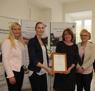 v.l. Jutta Heidottink (Pflegedienstleitung Johannesstift Dörpen), Martina Mensen (Palliativstützpunkt Nördliches Emsland), Anna Strohschnieder- Tammen (Einrichtungsleitung Johannesstifte Dörpen und Papenburg), Ilona Meyer (Pflegedienstleitung Johannesstift Papenburg)